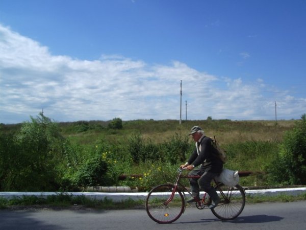 Vieil homme en vélo