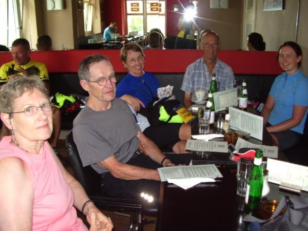 DeVona, Angus, Cherie, Hendrik et Jennifer,